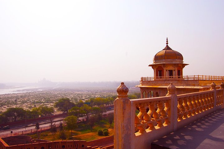 Taj Mahal Sunrise and Agra overnight Tour from Kochi with Flights - Image 2