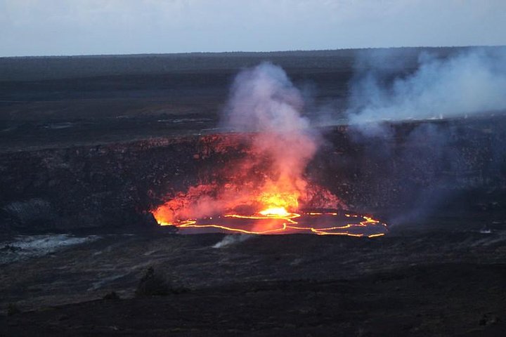 Black sand beach, Winery (or coffee) and Volcanoes National Park - Image 1