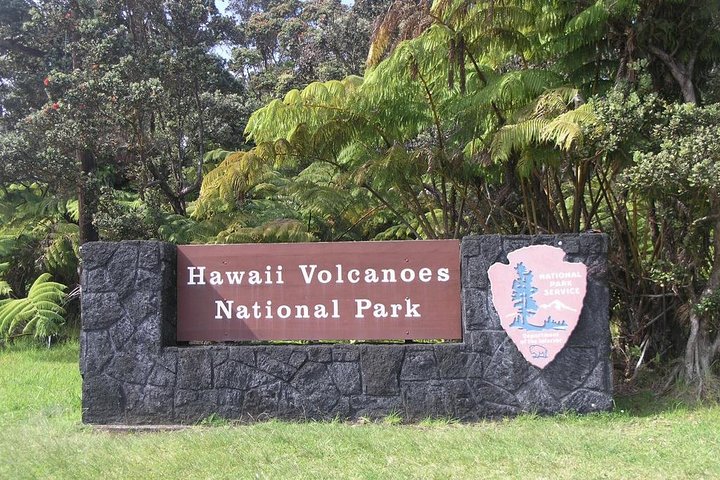 Hilo Private Shore Excursion Volcanoes National Park Mercedes van - Image 1