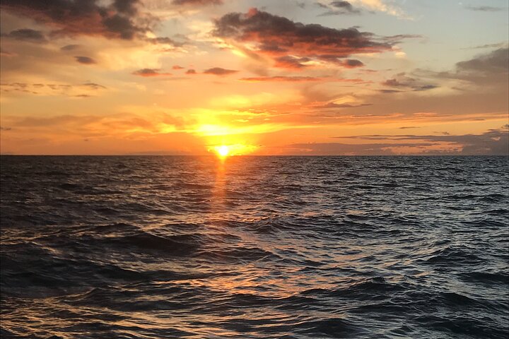 Sunset Sightseeing Cruise in Kawaihae - Image 1