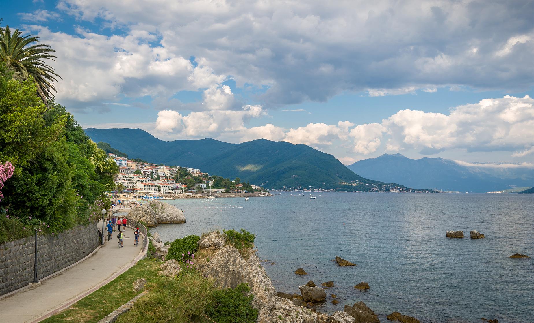 Coastal Bike and Hike Tour - Image 1