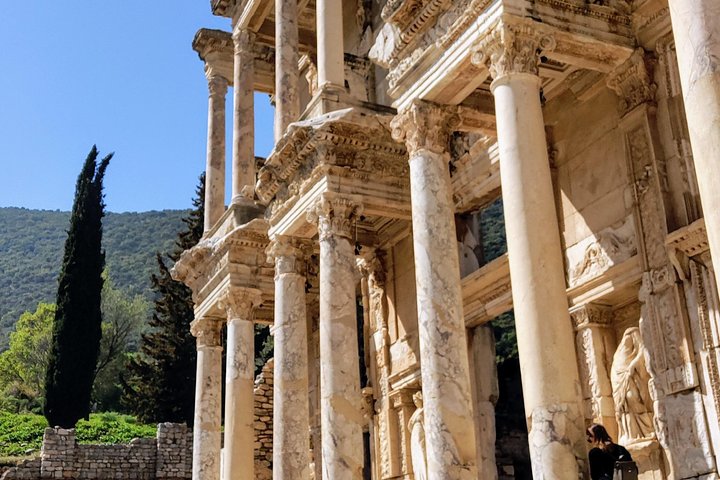 ALL INCLUSIVE Private Guided Tour For Your Family Lunch & Entrances are INCLUDED - Image 4