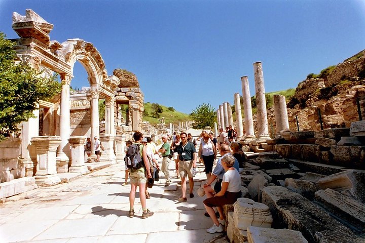 Private Tour of Ephesus,House of Mother Mary &Artemis Temple from Izmir - Image 1