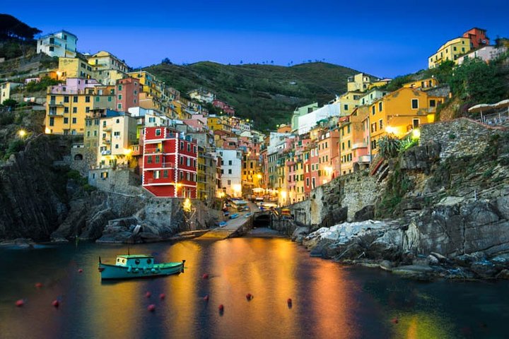 Cinque Terre Private Tour by Minivan and Ferry-Boat from La Spezia - Image 4