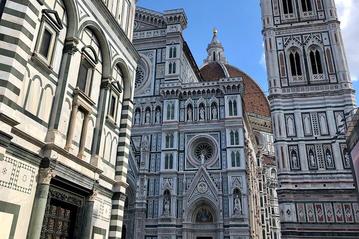 Day in Florence and Pisa by bus from La Spezia - Image 1