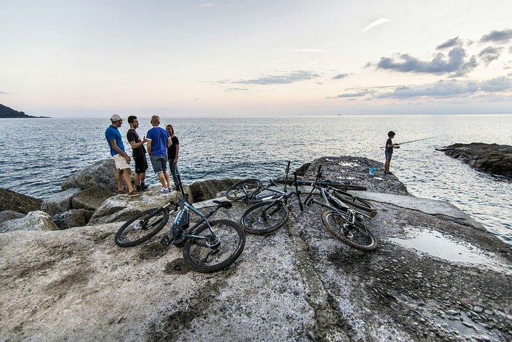 E-bike tour in the National Park of Cinque Terre - Image 2