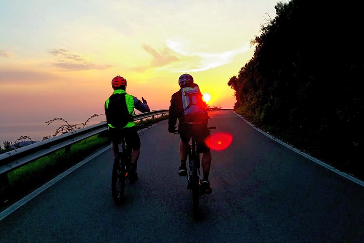 E-bike tour in the National Park of Cinque Terre - Image 1