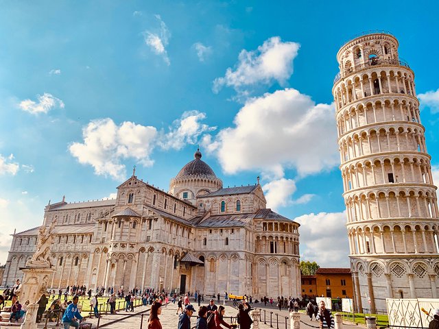 La Spezia Shore Excursion to Lucca & Pisa optional Leaning Tower Ticket - Image 1