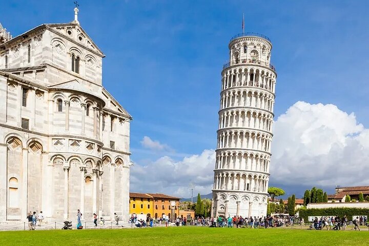Private Round Trip from La Spezia Port to Pisa and Lucca Italy - Image 2