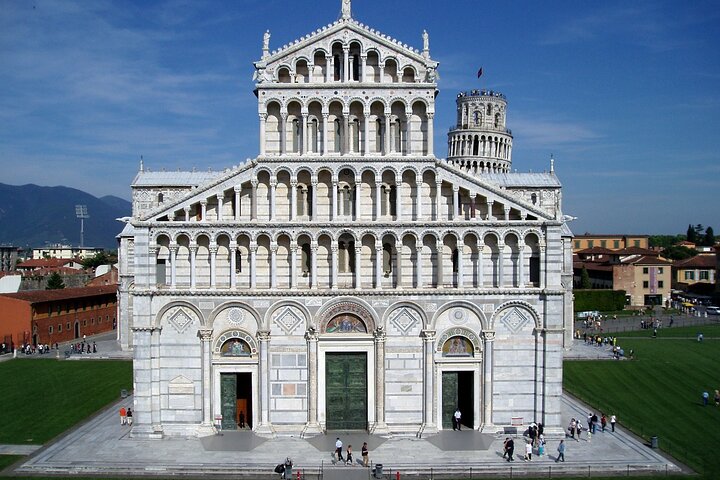 Semi Private Pisa Lucca and Wine Experience tour from La Spezia - Image 2