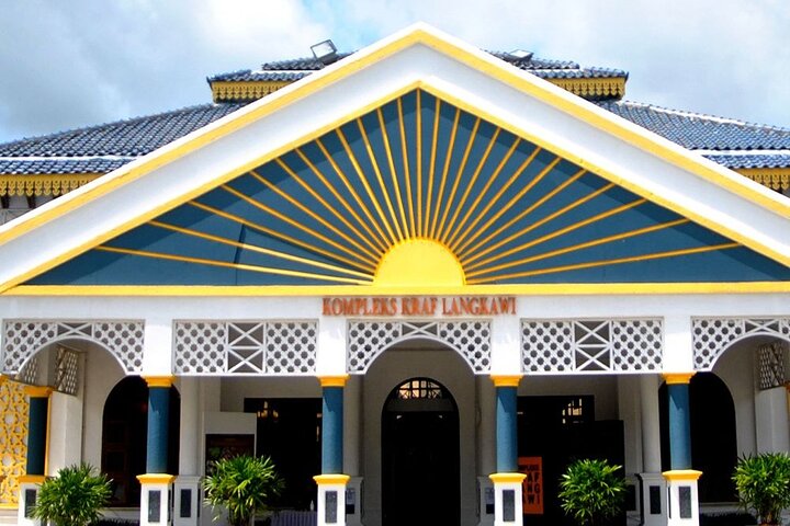 Half Day Langkawi City PrivateTour With Durian Perangin Waterfall - Image 4