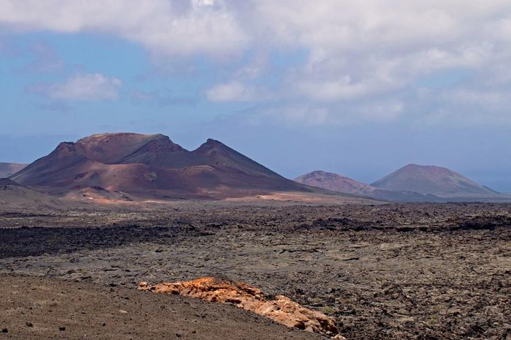 Arrecife Shore Excursion: Small Group Moonscape Trek of Lanzarote - Image 1