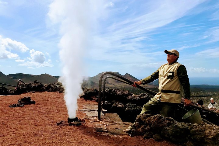 Grand Tour Lanzarote Experience: the footprint of the landscape - Image 1