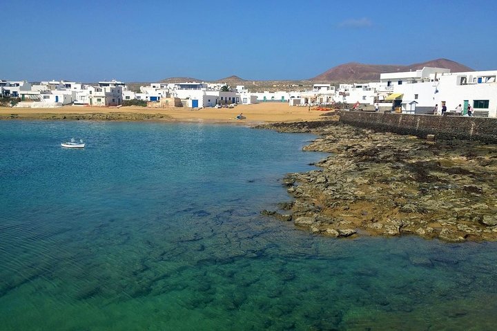 Roundtrip Ferry Transfer to La Graciosa with Free Wifi - Image 5