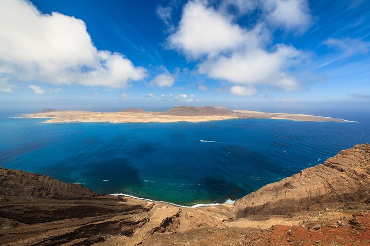 Roundtrip Ferry Transfer to La Graciosa with Free Wifi - Image 2