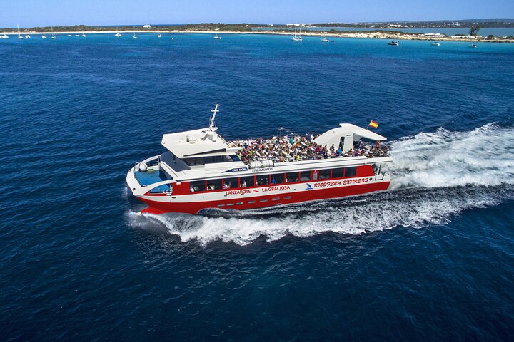 Roundtrip Ferry Transfer to La Graciosa with Free Wifi - Image 1
