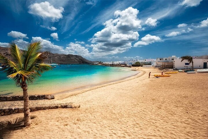 Roundtrip Ferry Transfer to La Graciosa with Free Wifi - Image 4