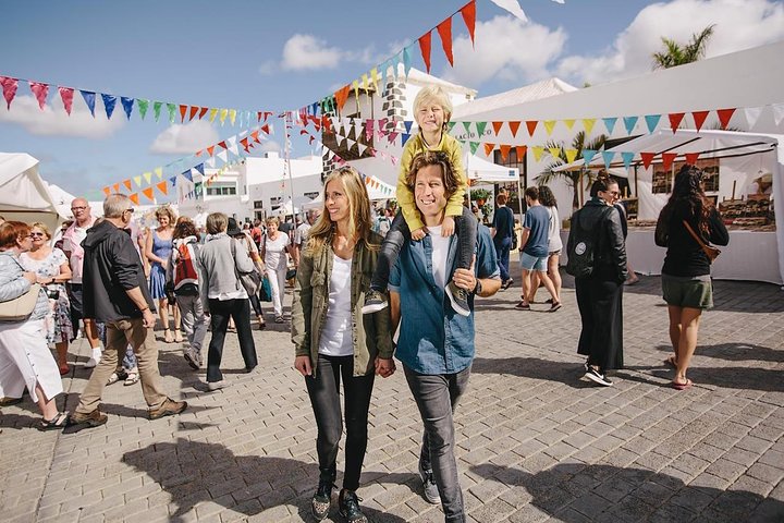 Teguise Market and La Graciosa Island Tour - Image 1