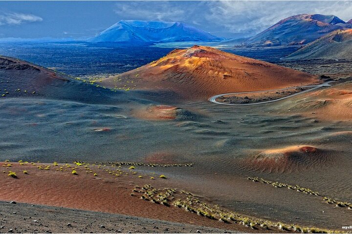 Tour to Timanfaya, La Geria and Laguna Verde for cruise passengers - Image 4
