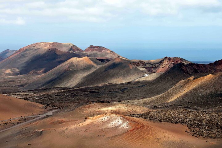 Tour to Timanfaya, La Geria and Laguna Verde for cruise passengers - Image 5