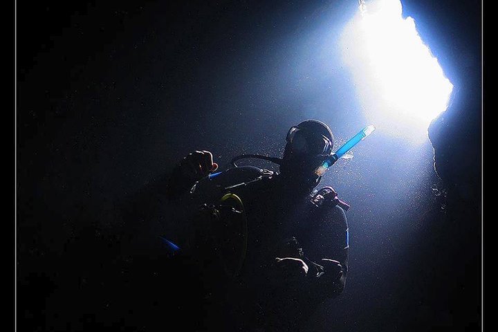 PADI Advanced Open Water Diver course at Puerto de Mogan - Image 2