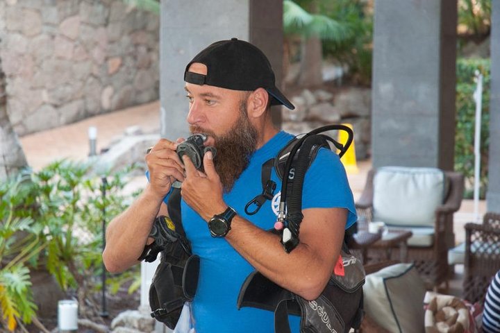 PADI Pro Divemaster course at Puerto de Mogan - Image 3