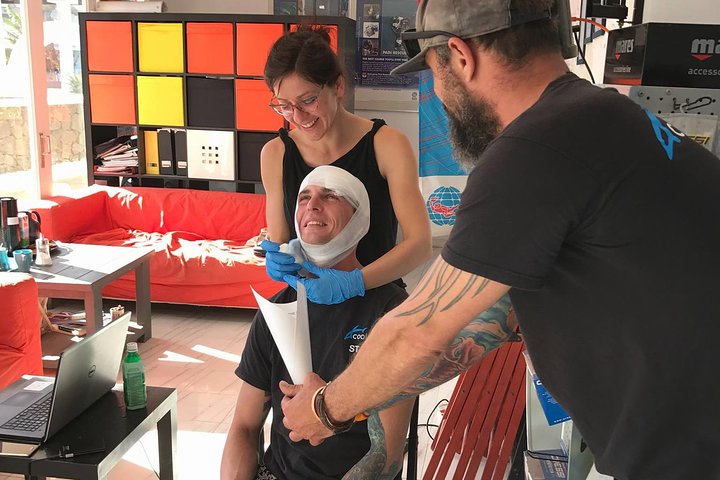 PADI Rescue Diver course at Puerto de Mogan - Image 2
