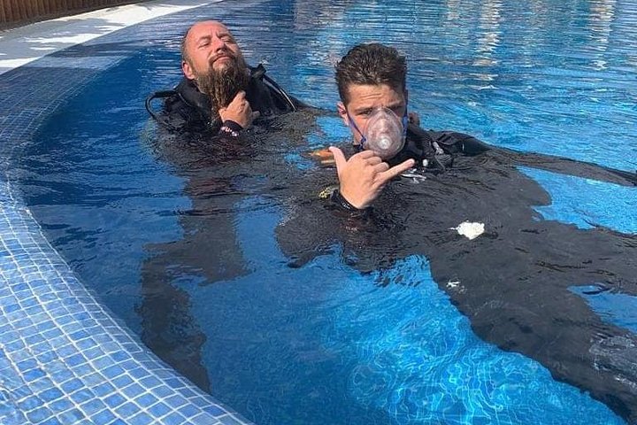 PADI Rescue Diver course at Puerto de Mogan - Image 5