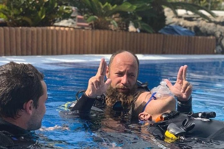 PADI Rescue Diver course at Puerto de Mogan - Image 1