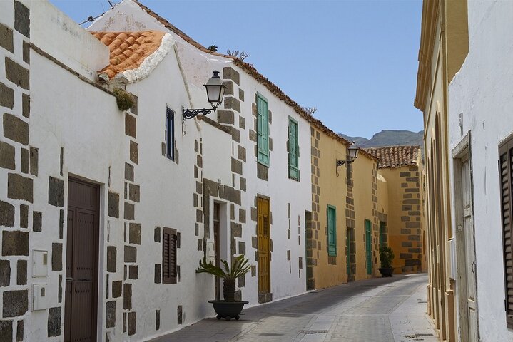 Private Aguimes and Cave Town tour from Las Palmas with tapas tasting - Image 1