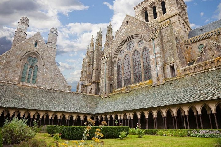 Fabulous Mont-Saint-Michel full day private tour - Image 2