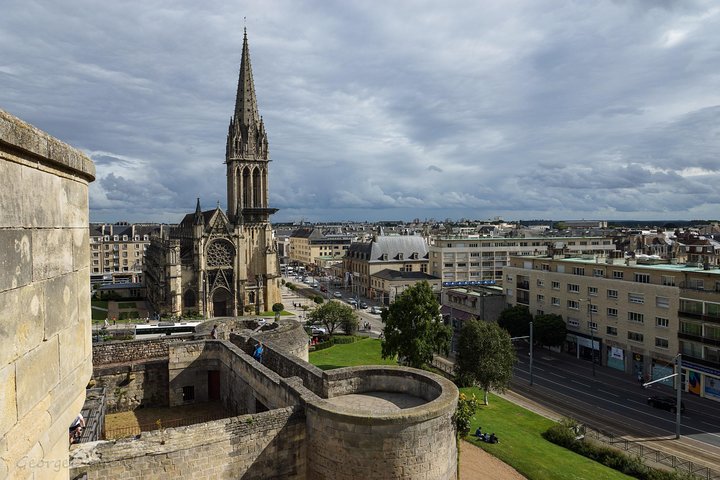 Private 8-hour tour to Bayeux & Caen from Le Havre cruise port with driver - Image 4