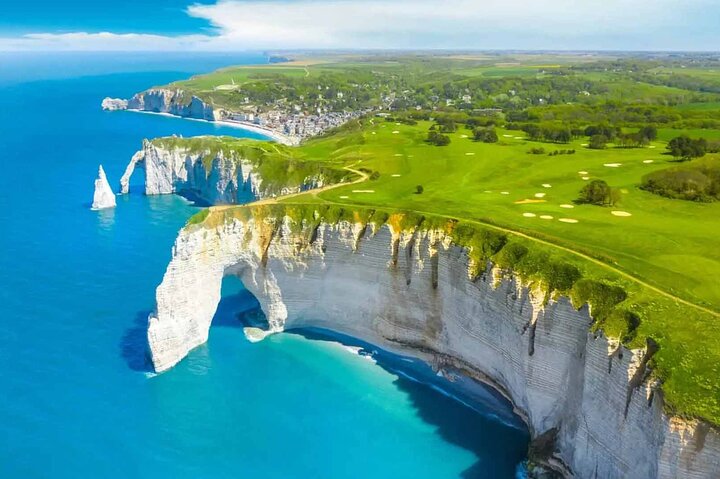 Private round transfer to Etretat and Honfleur from Le Havre - Image 2