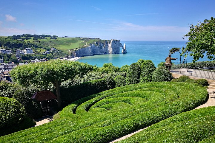 Private round transfer to Etretat and Honfleur from Le Havre - Image 1