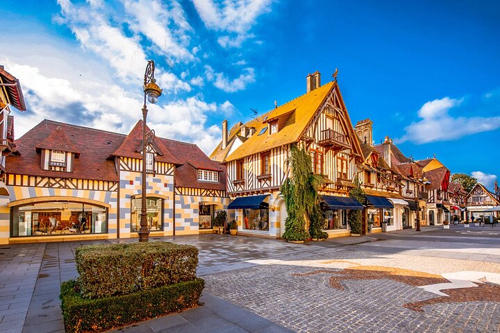 Private tour Honfleur and Deauville with pick-up from Le Havre - Image 2