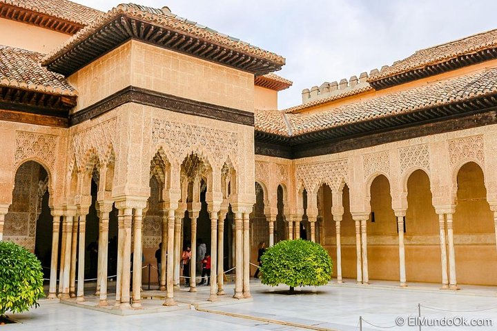 Private Almeria shore excursions to the Alhambra Palace - Image 3