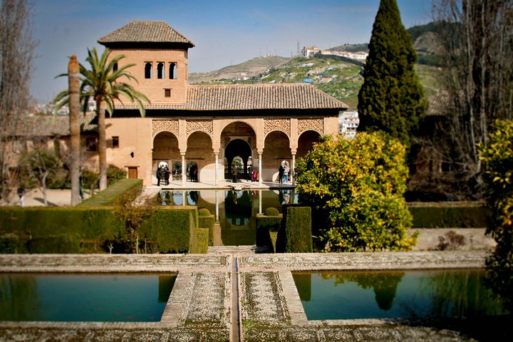 Shore Excursion from Almeria: Alhambra and Generalife Gardens - Image 2