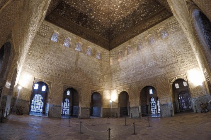 Shore Excursion from Almeria: Alhambra and Generalife Gardens - Image 4