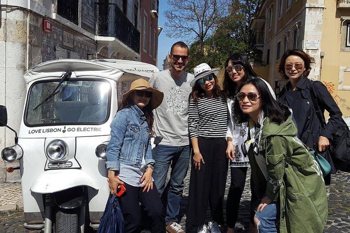 3 hour Private ECO Tuk Tuk Tour of Lisbon with Cherry Liqueur - Image 3