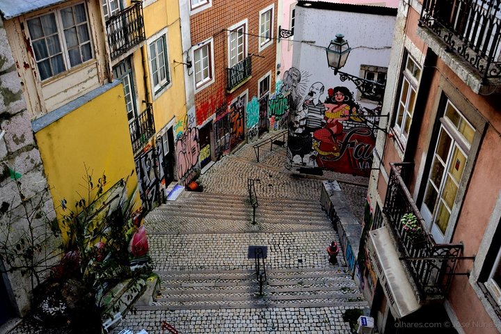 3 Hr City Tuk Tuk Tour of Lisbon - Image 3