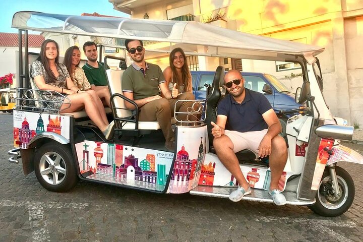 4-Hours Private Tuk Tuk Tour Discovering Lisbon - Image 1