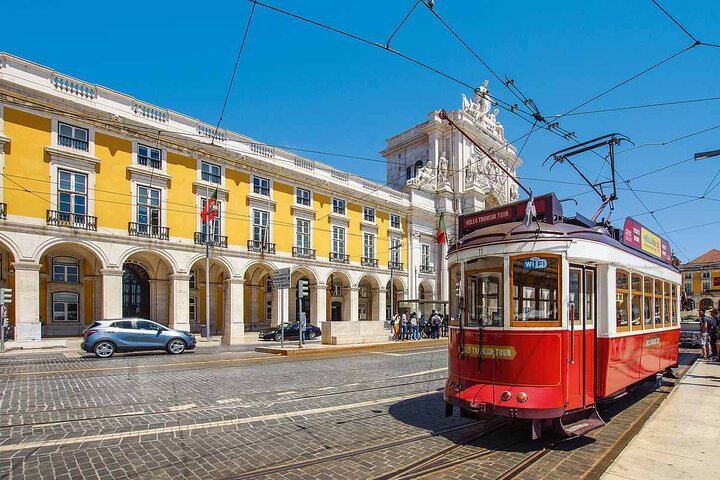 4h/half-day Lisbon Tuk Tuk Tour with a local - Image 3