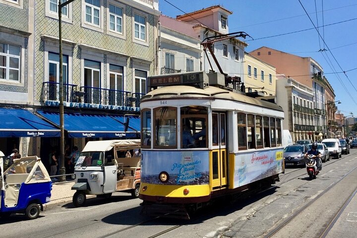 4h/half-day Lisbon Tuk Tuk Tour with a local - Image 5