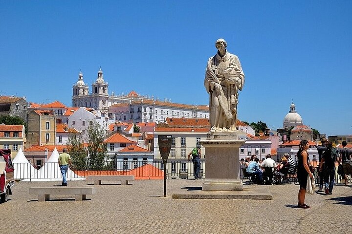 90 minutes - Tuk tuk in Historical Lisbon Route - Image 5