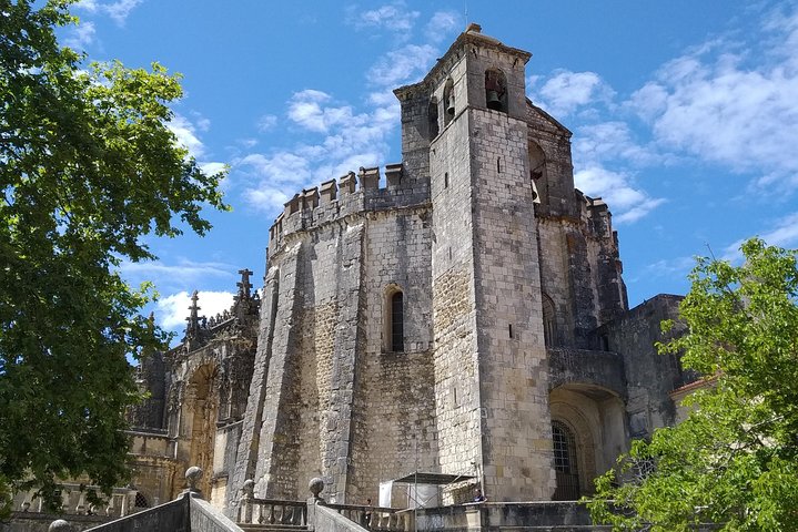 Alcobaça and Batalha Monasteries Private Tour - Image 1