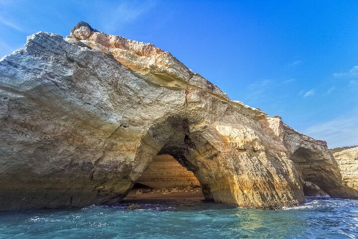 Algarve full-day private tour from Lisbon with boat trip to visit Benagil caves - Image 3