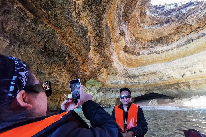 Algarve full-day private tour from Lisbon with boat trip to visit Benagil caves - Image 1