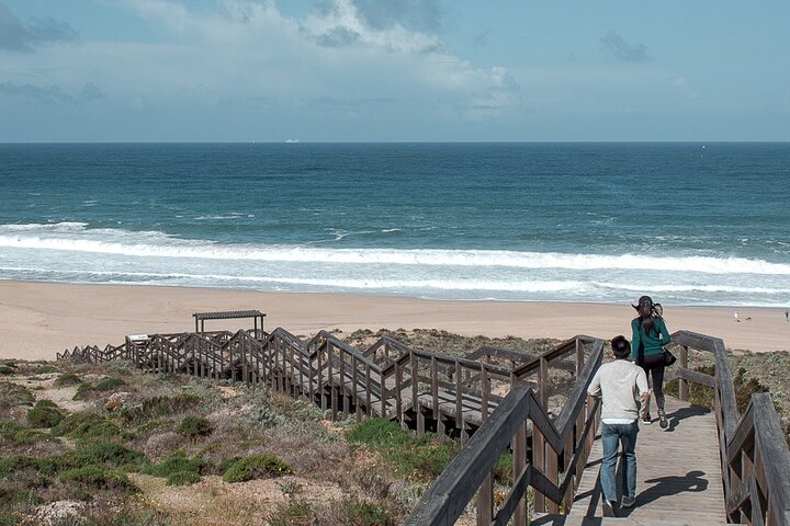 Arrábida Natural Park and Sesimbra Day Trip from Lisbon - Image 2