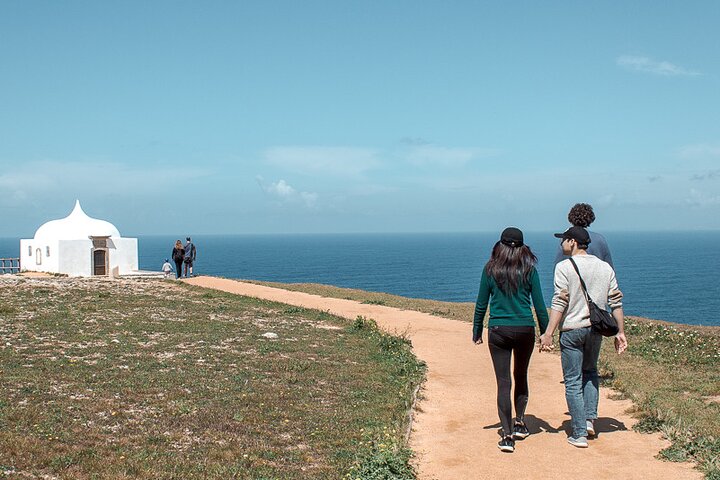 Arrábida Natural Park and Sesimbra Day Trip from Lisbon - Image 5