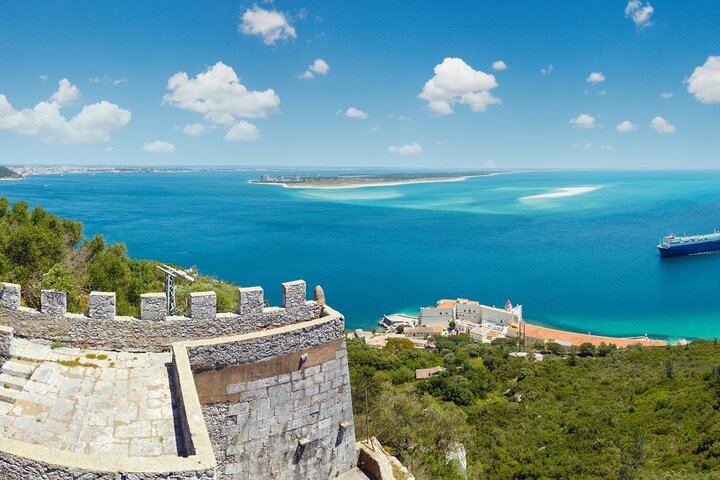 Arrabida, Sesimbra and Setubal Private Tour from Lisbon - Image 5